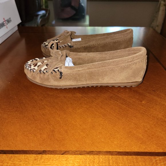Minnetonka Leopard Moccasins Flats Slippers Size 7 NEW - Picture 4 of 7